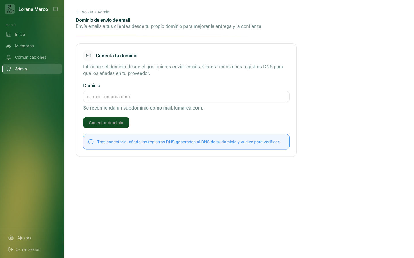 pantalla de configuración de dominio con el campo de nombre de dominio y el estado inicial "pendiente"