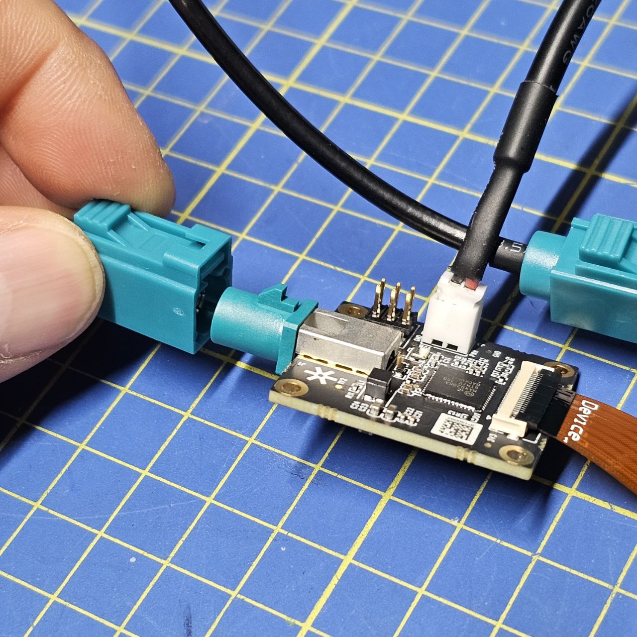 ZED Link Mono Fakra cable connection