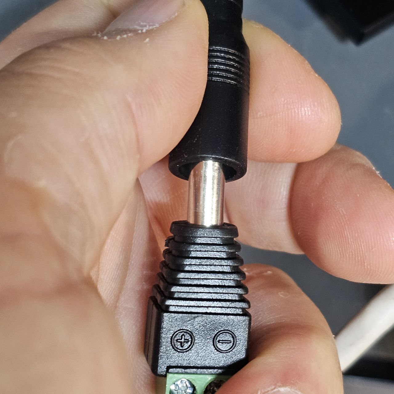Power adapter connection to ZED Link Mono